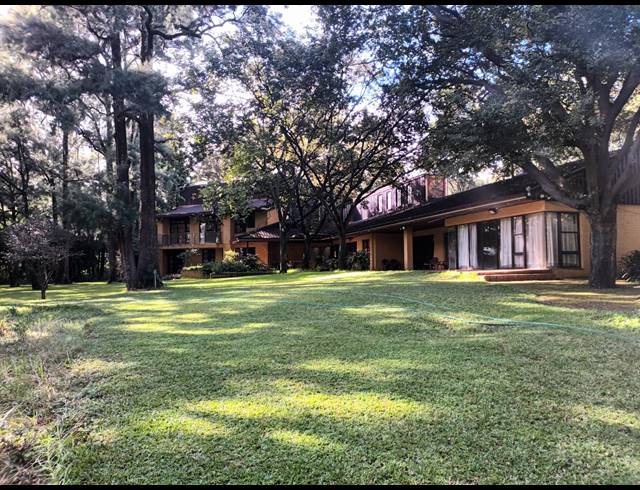 10 BEDROOM FREESTANDING TO LET IN EQUESTRIA